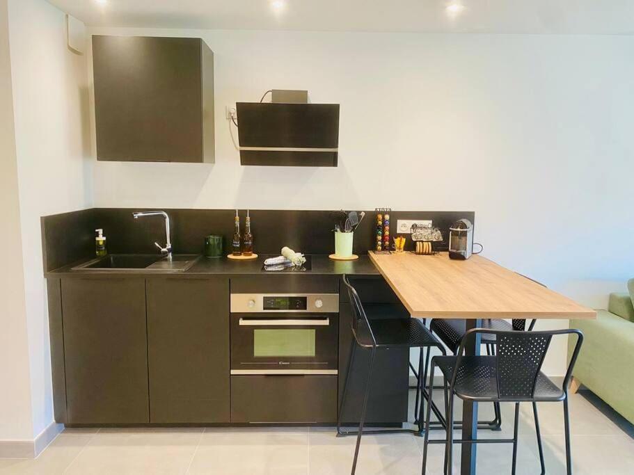 "Royal" Magnifique Appartement Avec Vue Sur Le Cadre Royal Sete Exterior photo