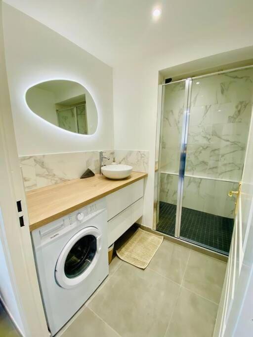 "Royal" Magnifique Appartement Avec Vue Sur Le Cadre Royal Sete Exterior photo
